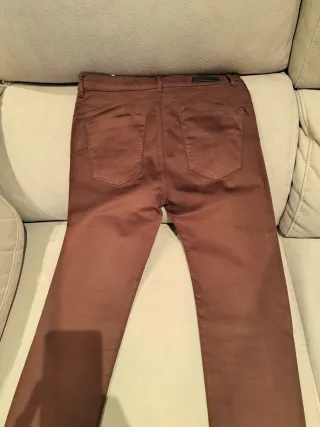 Pantalones vaqueros marrones