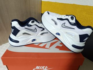 Zapatillas Nike Arir370 Azul y Blanco