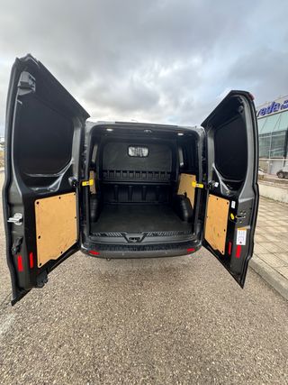 Ford Tourneo Custom sport