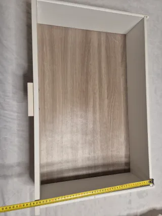 4 Cajones de armario de madera y plástico