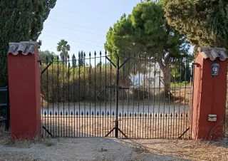 Puerta Hierro Parcela 3.60x2m Adornos