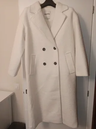 Abrigo Bershka oversize blanco talla M