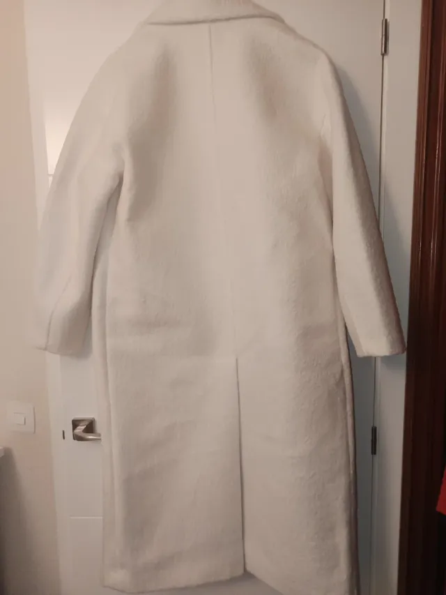 Abrigo Bershka oversize blanco talla M