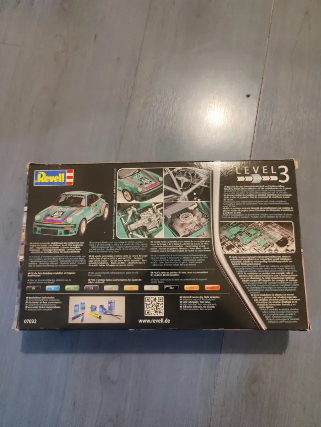 Maqueta Revell Porsche 934 RSR Vaillant