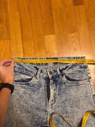 Pantalones vaqueros pitillo talla38 chico 10€/pant