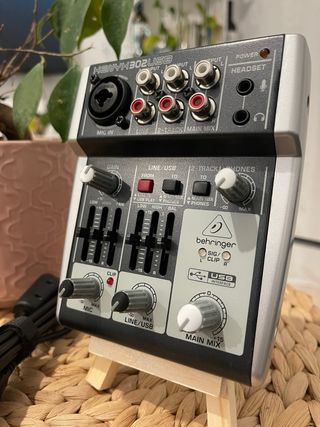 Mezclador de audio Behringer Xenyx 302 USB