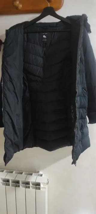 Plumas negras acolchadas