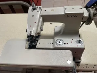 Máquina de coser Brother pespunte invisible