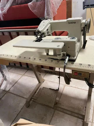 Máquina de coser Brother pespunte invisible