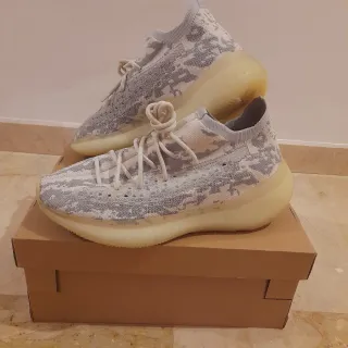 Adidas Yeezy 380 Gris y Blanco Talla42