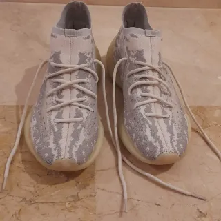 Adidas Yeezy 380 Gris y Blanco Talla42