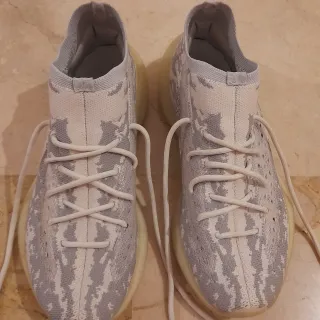 Adidas Yeezy 380 Gris y Blanco Talla42