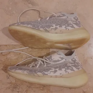 Adidas Yeezy 380 Gris y Blanco Talla42