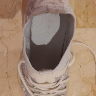 Adidas Yeezy 380 Gris y Blanco Talla42