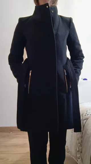 Abrigo Negro de Paño Stradivarius