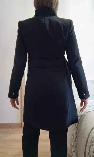 Abrigo Negro de Paño Stradivarius