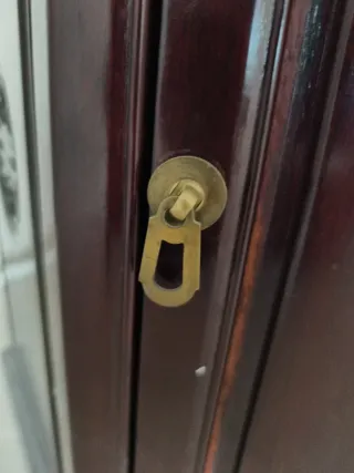 Vitrina de madera y cristal retro