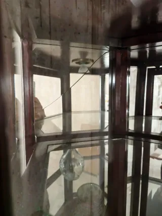 Vitrina de madera y cristal retro