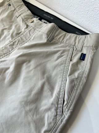 Pantalones beige pinzas talla 44
