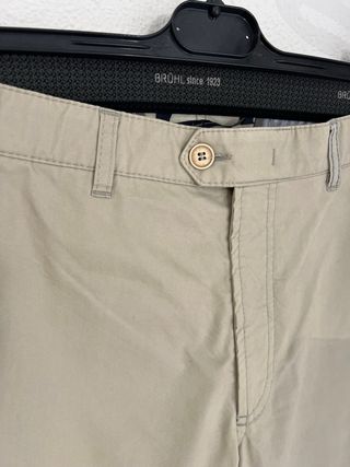 Pantalones beige pinzas talla 44