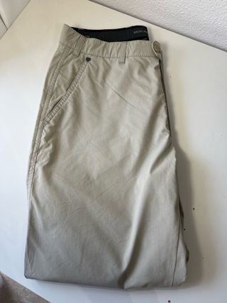 Pantalones beige pinzas talla 44