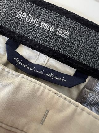 Pantalones beige pinzas talla 44