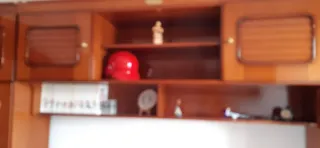 Dormitorio marrón estilo persiana tiene tres armar