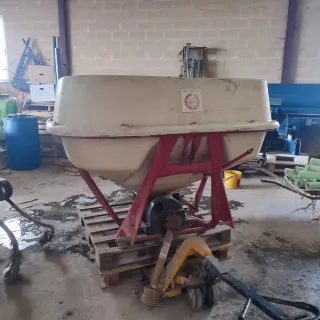 Abonadora suspendida 1000kg