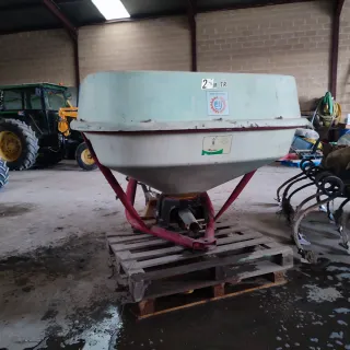 Abonadora suspendida 1000kg