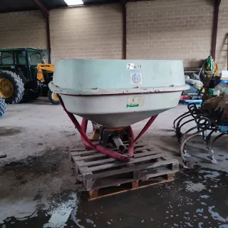 Abonadora suspendida 1000kg