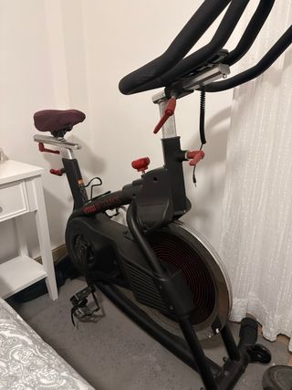 Bicicleta Estática VS900 by DOMYOS Del año 2020