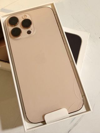 iPhone 16 Pro Max Dorado