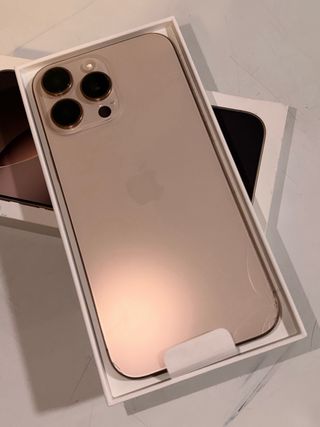 iPhone 16 Pro Max Dorado