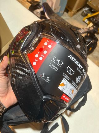 Casco de moto integral carbono LS2. Carbono.