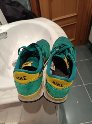 Nike Internationalist Verde y Amarillo