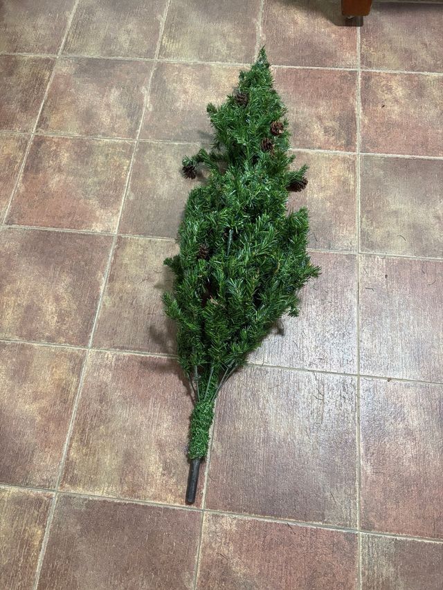 Árbol de Navidad y adornos