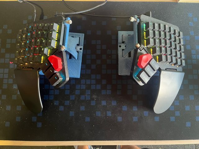 Soporte ajustable para ZSA Moonlander