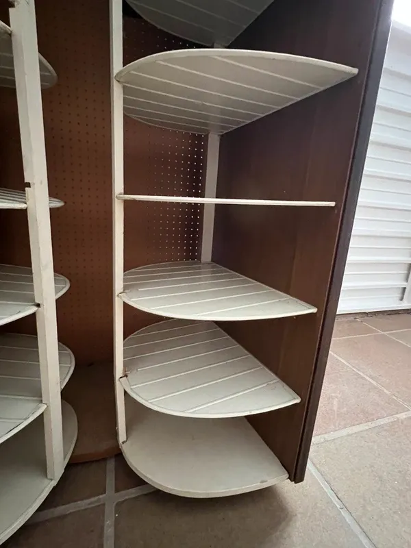 Zapatero color nogal de aglomerado – Grande