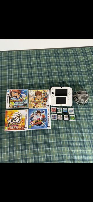 Nintendo 2DS Bianca + 11 Giochi + Caricatore
