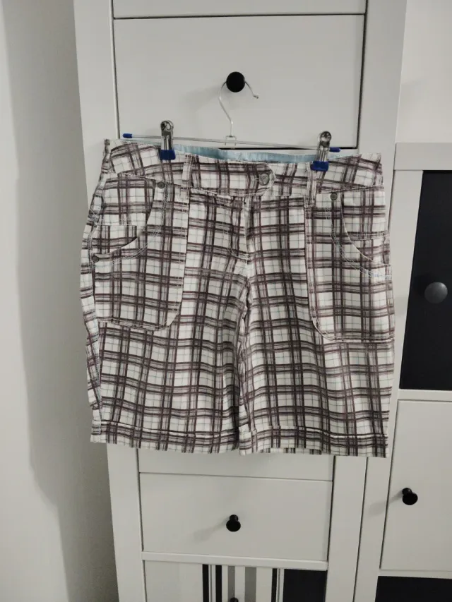 Pantalón corto cuadros chica