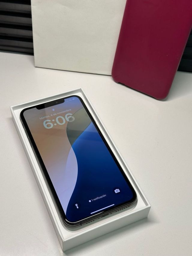 iPhone Xs Max Space Gray