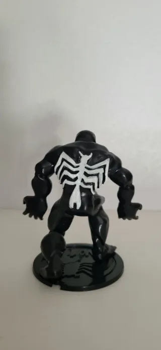 Figura Venom Marvel Guardada en vitrina sin uso