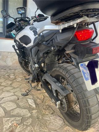 Suzuki V-Strom 650 - Muy cuidada