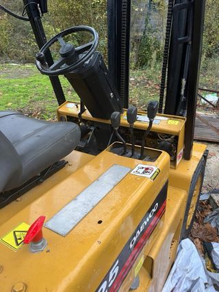 Carretilla elevadora DAEWOO D.25