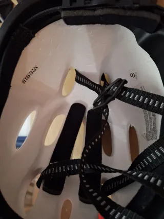 Casco de Bicicleta Rojo y Negro Nuevos