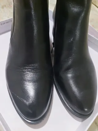 Botines negros con hebilla