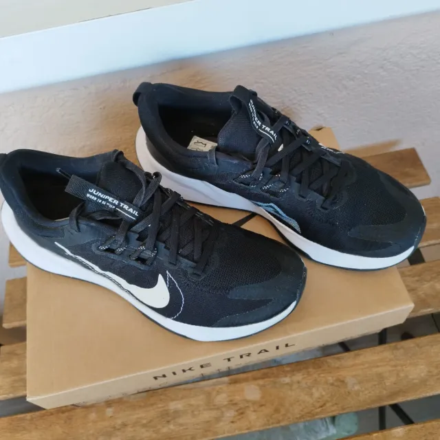 Nike Trail Zapatillas Negras y Blancas unisex