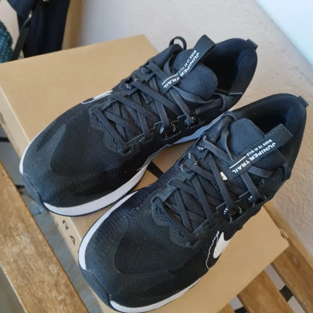 Nike Trail Zapatillas Negras y Blancas unisex