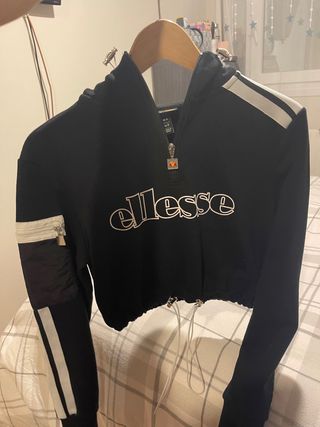 Sudadera crop top Ellesse negra talla S
