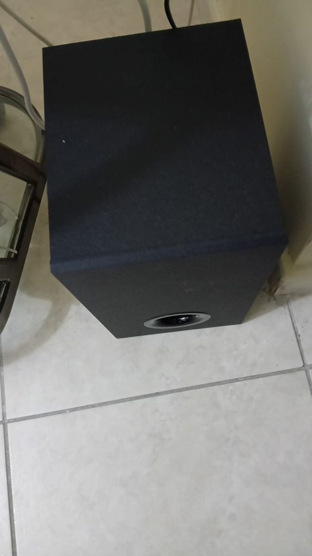 Soundbar LG SQC1 2.1